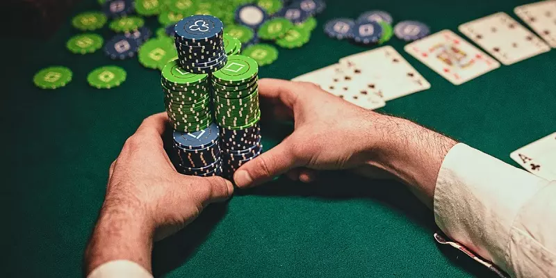 Block Bet Poker khi bảo vệ hand yếu