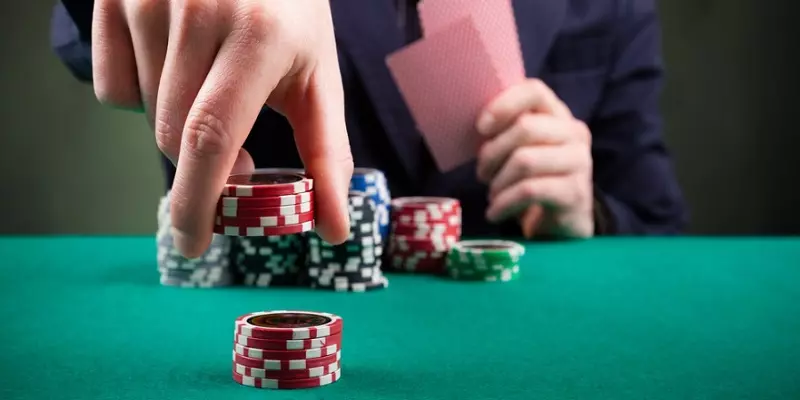 Poker 4 bet tồn tại rủi ro cao