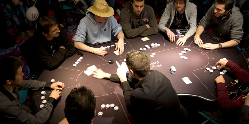 Tính xác suất trong Poker để ra bài sảnh