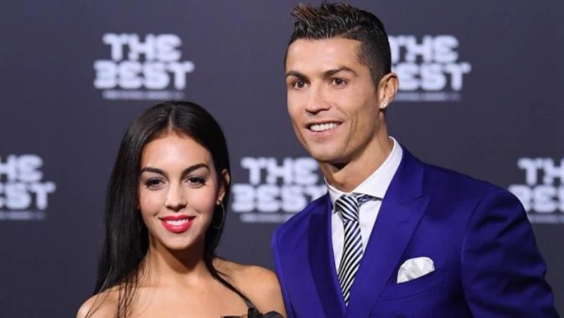 Chuyện tình đẹp giữa Ronaldo và vợ 
